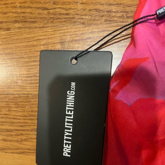 PrettyLittleThing ladies, pink fringe skirt side tie with fringe , NWT size 6 - Picture 2 of 9